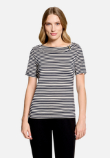 Ringelshirt mit Raffung / Modellfoto Vorderseite