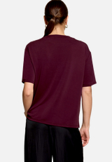 T-Shirt   mit Schnalle  / Modellfoto Rückseite
