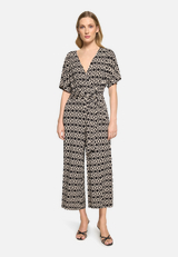 Eleganter Jumpsuit  mit grafischem Muster / Modellfoto Vorderseite