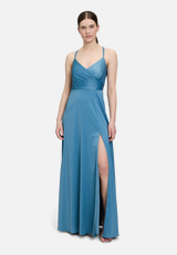 Abendkleid mit V-Ausschnitt / Modellfoto Vorderseite