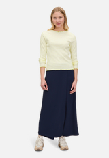 Langarm-Shirt mit Kragen / Modellfoto Vorderseite (Outfit)
