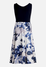 Cocktailkleid mit ausgestelltem Rock / Rückseite