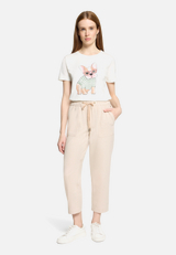 Casual-Hose mit elastischem Bund / Modellfoto Vorderseite (Outfit)
