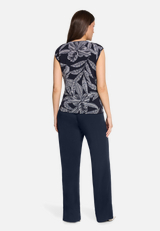 Jumpsuit im Layer Look / Modellfoto Rückseite