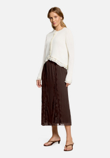 Plisseerock mit Spitzeneinsatz / Modellfoto Vorderseite (Outfit)