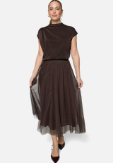 Satin-Bluse mit Kragen / Modellfoto Vorderseite (Outfit)