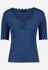 T-Shirt mit gerafftem Ausschnitt / Vorderseite