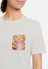 Halbarm-Shirt mit Rundhalsausschnitt / Detailbild