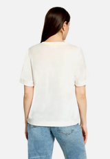 Kurzarm-Shirt mit Rundhalsausschnitt / Modellfoto Rückseite