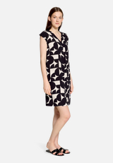 Casual-Kleid mit Print / Modellfoto Vorderseite (Outfit)
