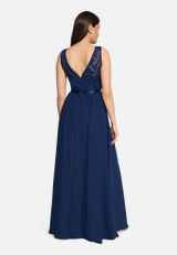 Cocktailkleid mit Spitze / Modellfoto Rückseite