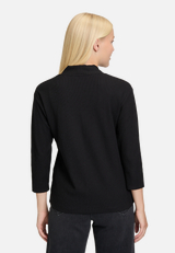 Casual-Shirt mit V-Ausschnitt / Modellfoto Rückseite