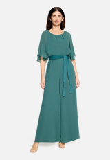 Jumpsuit mit Bindegürtel / Modellfoto Vorderseite