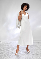 Abendkleid mit breiten Trägern / Imagebild