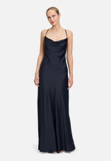 Abendkleid mit Wasserfallausschnitt / Modellfoto Vorderseite