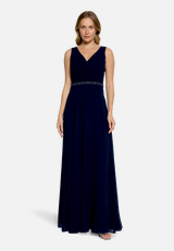 Abendkleid mit Plissee / Modellfoto Vorderseite