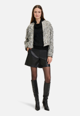 Blouson mit Pailletten / Modellfoto Vorderseite (Outfit)