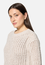 Grobstrick-Pullover mit Lochmuster / Detailbild