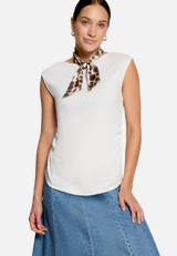 T-Shirt  mit Leotuch  / Modellfoto Vorderseite