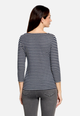 Basic Shirt mit Ringel / Modellfoto Rückseite