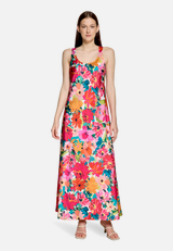 Blumenkleid mit Print / Modellfoto Vorderseite