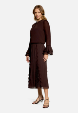 Schlupfbluse mit Volant / Modellfoto Vorderseite (Outfit)