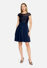 Cocktailkleid kurzarm / Modellfoto Vorderseite