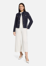 Overshirt mit Taschen / Modellfoto Vorderseite (Outfit)