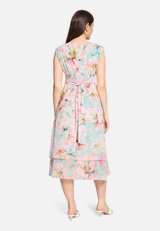 Chiffonkleid mit Bindegürtel / Modellfoto Rückseite