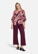 Casual-Hose mit weitem Bein / Modellfoto Vorderseite (Outfit)