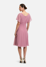 Cocktailkleid kurzarm / Modellfoto Rückseite