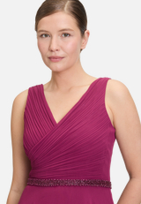 Abendkleid mit Plissee / Detailbild