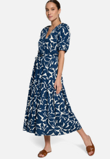 Maxikleid kurzarm / Modellfoto Vorderseite (Outfit)
