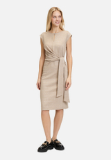 Jerseykleid mit Lurexfaden / Modellfoto Vorderseite (Outfit)