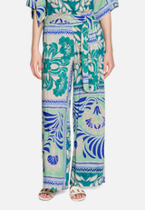 Palazzo-Hose mit Gummizug / Modellfoto Vorderseite