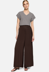 Shirt  gestreift mit V-Ausschnitt  / Modellfoto Vorderseite (Outfit)