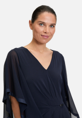 Abendkleid mit Flügelärmeln / Detailbild