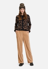 Anzughose mit weitem Bein / Modellfoto Vorderseite (Outfit)