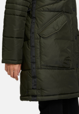 Steppjacke mit Kapuze / Detailbild