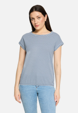 Casual-Shirt mit Gummizug / Modellfoto Vorderseite
