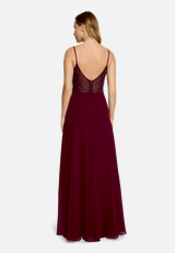 Abendkleid mit Stickerei / Modellfoto Rückseite