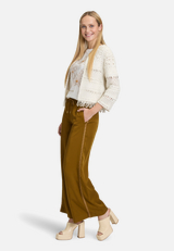 Palazzo-Hose mit Tunnelzug / Modellfoto Vorderseite (Outfit)