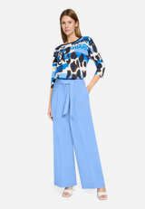 Stoffhose unifarben / Modellfoto Vorderseite (Outfit)