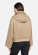 Casual-Jacke mit aufgesetzten Taschen / Modellfoto Rückseite