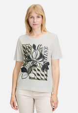 Basic Shirt mit Rundhalsausschnitt / Modellfoto Vorderseite