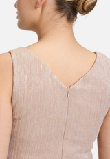 Abendkleid mit Plissee / Detailbild