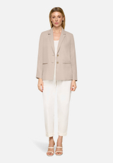 Longblazer mit Reverskragen / Modellfoto Vorderseite (Outfit)