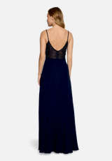 Abendkleid mit Stickerei / Modellfoto Rückseite