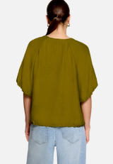 Kurzarm-Bluse mit Bindeband / Modellfoto Rückseite