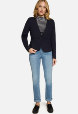 Blazer mit Paspeltaschen / Modellfoto Vorderseite (Outfit)
